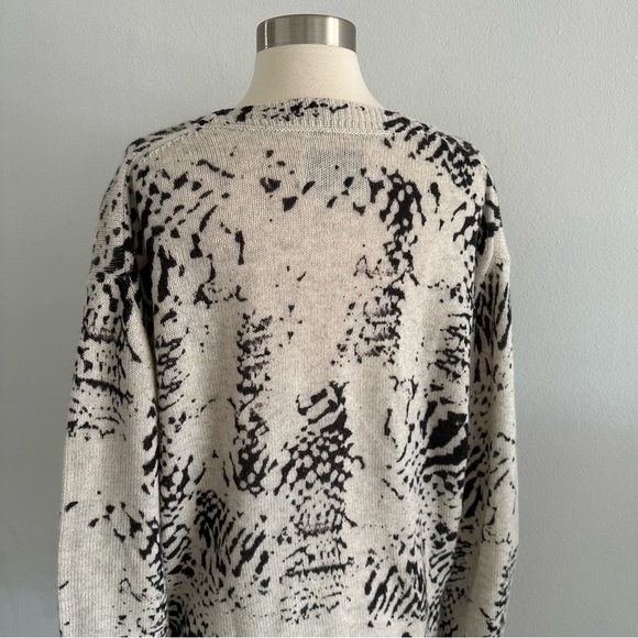 New NWOT Brochu Walker 100% Cashmere V Neck Sweater Sz M - Picture 6 of 9